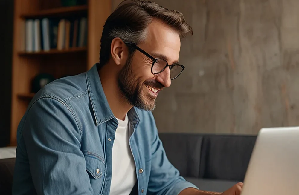 Shopify POS & Retail – Nahtlose Omnichannel-Erlebnisse für Ihren Store Mit Shopify POS verbinden wir Ihren stationären Handel nahtlos mit Ihrem Online-Shop. Wir schaffen ein einheitliches Einkaufserlebnis, zentrale Bestandsführung und effiziente Verkaufsprozesse – alles in einem System. Ob Ladenlokal, Pop-Up-Store oder Messeverkauf: Wir sorgen für reibungslose Abläufe und maximale Flexibilität im Retail.